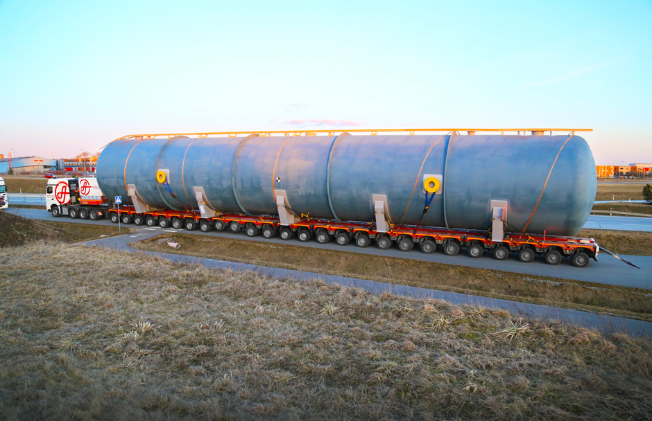 ¿Duda al elegir entre Faymonville y MAX Trailer? Descubra en esta guía cuándo optar por la personalización de Faymonville o la eficiencia estandarizada de MAX Trailer.