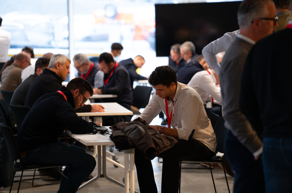 Faymonville Ibérica destaca en los Newsdays Faymonville Luxemburgo. Analizamos nuestro crecimiento récord, la formación del nuevo MAX810 y cómo la nueva fábrica en EE. UU. optimizará la producción europea.