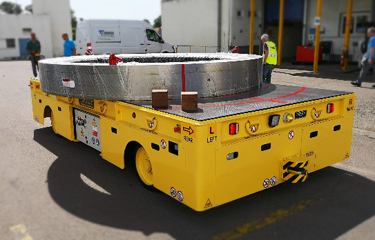 Descubre las soluciones de transporte de carga pesada Morello para intralogística industrial. Vehículos eléctricos a medida y tecnología AGV para mover de 10 a 400 toneladas en planta de forma limpia, eficiente y segura.